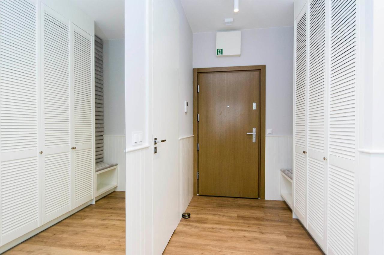 Yellow Rentyear Apartments 格但斯克 外观 照片